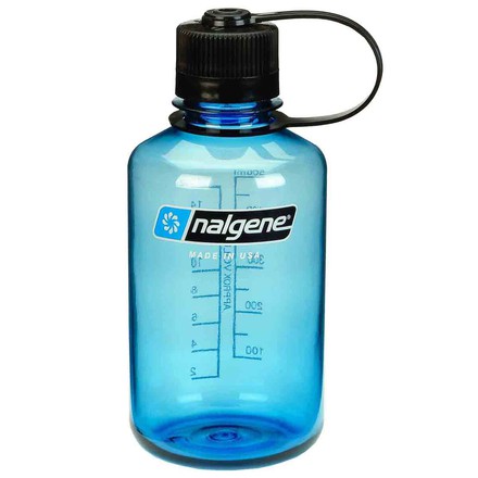 Die Nalgene Trinkflasche Everyday zu 0,5 Liter in blau.