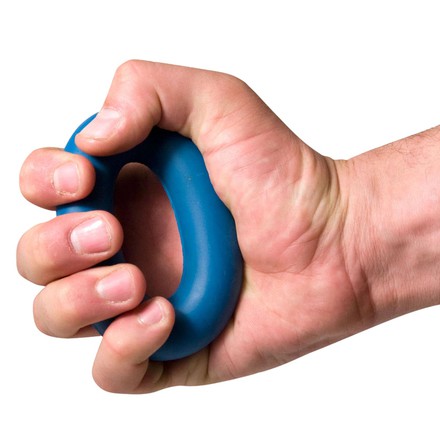 Mit diesem Handtrainer kannst Du Dich vor dem Klettern aufwärmen oder zwischendurch Deine Muskeln trainieren