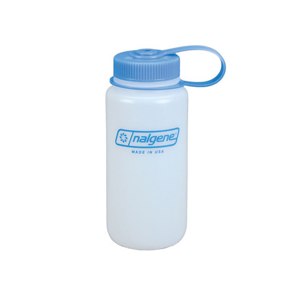Die ultraleichten Trinkflaschen von Nalgene sind durch High Density Polyethylen besonders robust