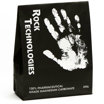 Das Dry5 Loose Chalk Powder von Rock Technologies ist ein besonders hochwertiges Magnesiumpulver, mit dem man langanhaltend trockene Hände behält.