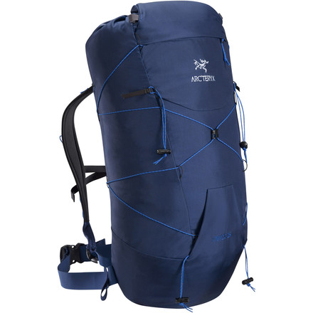 Der Cierzo 28 ist ein extrem leichter Kletterrucksack für Tagestouren beim alpinen und beim Sportklettern
