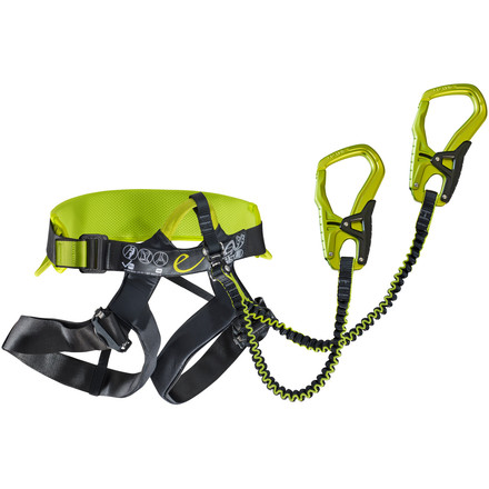 Das Jester Comfort ist eine Kombination aus Klettersteigset und Klettergurt. Da die Bandfalldämpfer in die Beinschlaufen integriert sind, hat es hervorragende Handlingeigenschaften