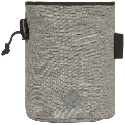 Der E9 Botte ist ein großer Chalk Bag im klassischen Design mit Bürstenhalterung und einer Reißverschlusstasche für Wertsachen und Kletterzubehör wie Tape oder Creme