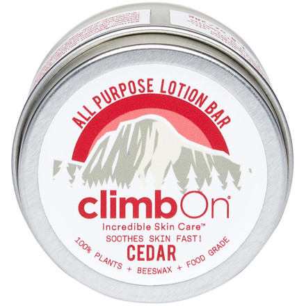 Die Handcreme von Climb On wurde speziell für strapazierte Hände von Kletterern entwickelt und ist jetzt auch mit dem neuen Duft Cedar erhältlich. Rein pflanzliche Inhaltsstoffe