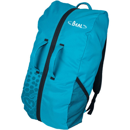 Der Beal Combi ist ein geräumiger Rucksack für den Seiltransport mit herausnehmbarer Seilplane, tragegriffen und genug Platz für ein Kletterseil plus Ausrüstung
