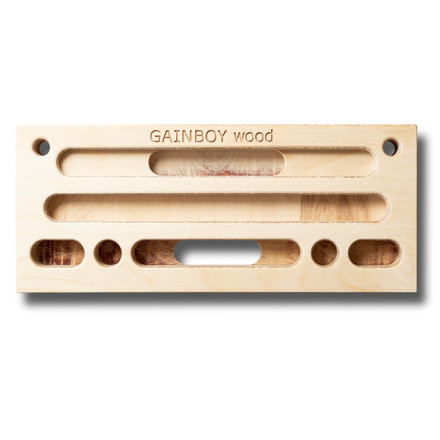 Das Gainboy Wood ist ein kompaktes mobiles Trainingsboard von einem kleinen Startup, das erstaunlich viele Trainingsmöglichkeiten bietet