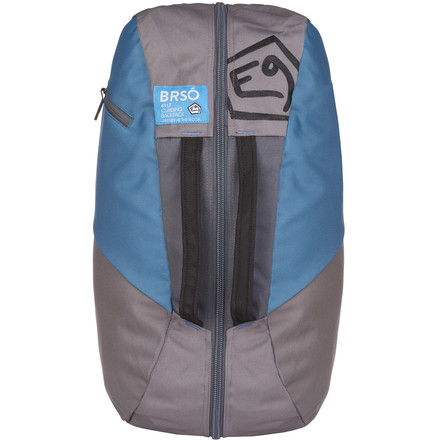 Der Brso ist ein Rucksack für deine gesamte Kletterausrüstung mit vielen durchdachten Details und einem bequemen Tragesystem