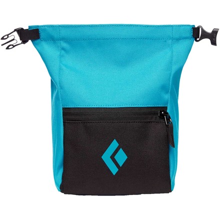 Der Mondito ist ein kompakter Boulderchalkbag mit großer Öffnung zum leichten Nachchalken sowie einer Bürstenhalterung und einer Tasche mit Reißverschluss