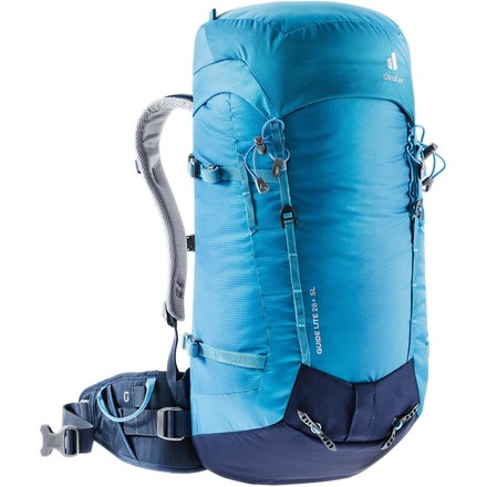 Der Deuter Guide Lite ist ein leichter Alpinrucksack für Frauen, ideal für Tagestouren in den Bergen