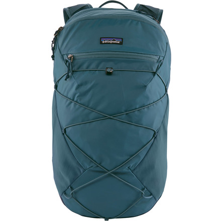 Der Altiva Pack 22L ist ein idealer Wanderrucksack für die Tagestour. Er ist bequem zu tragen und verfügt über einen zusätzlichen Regenschutz.