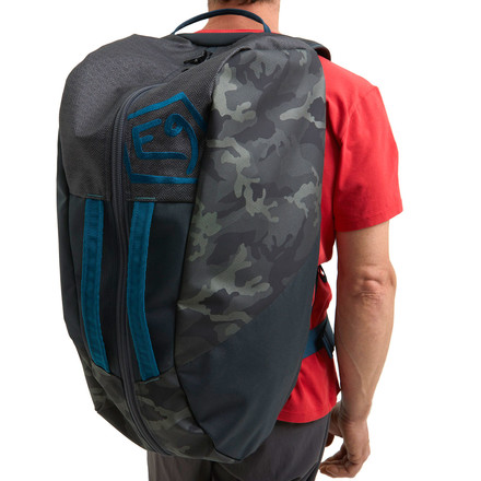 Der Brso ist ein geräumiger Kletterrucksack mit einem bequemen Tragesystem, der genug Platz für deine gesamte Kletterausrüstung bietet