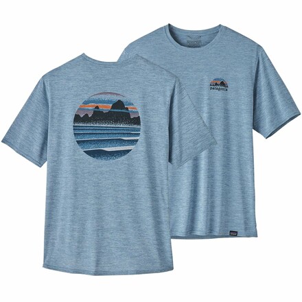 Das Capilene Cool Daily Graphic T-Shirt von Patagonia ist dein Allrounder für den Outdoorspaß bei gutem Wetter und punktet mit hoher Atmungsaktivität