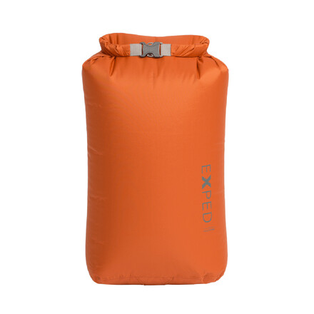 Die klassischen Fold Drybags von Exped punkten mit ihrem wasserdichten Material und dem praktischen Rolltop-Zugang mit Steckschnalle