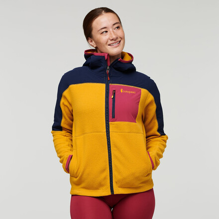 Die Abrazo Hooded Full Zip Fleece Jacket ist eine schicke und gleichzeitig gemütliche Fleecejacke mit Kapuze für aktive Frauen.