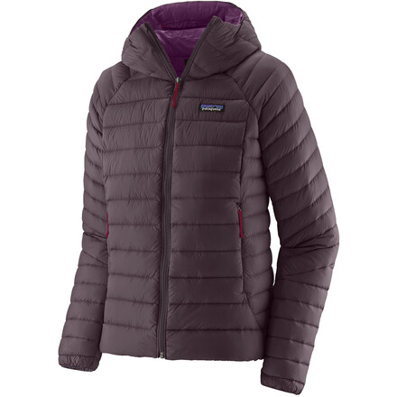 Der Down Sweater Hoody von Patagonia ist die Kapuzenvariante des beliebten Down Sweaters. Mit dieser Daunenjacke hat Kälte keine Chance.