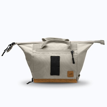 Die stylische Hangar Chalk Bpuldering Chalk Bag ist eine robuste und gut durchdachte Tasche, die nicht nur für dein Chalk ausreichend Platz bietet.