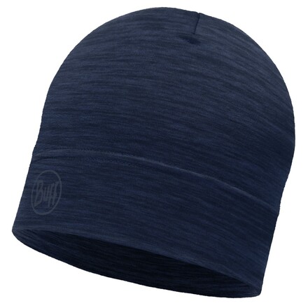 Die Merino Lightweight Beanie von Buff ist die ideale Lösung für kühles Übergangswetter und passt problemlos unter jeden Helm.