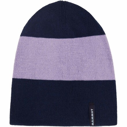 Die Haldigrat Beanie ist eine funktionale feinmaschige Strickmütze, die ideal für die nächste Skitour ist und auch auf der Hütte eine gute Figur macht.