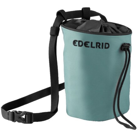  Der Edelrid Chalk Bag Rodeo ist ein stylisher Kreidebeutel mit Drawcord-Verschluss, den es in zwei Ausführungen für kleine oder große Hände gibt