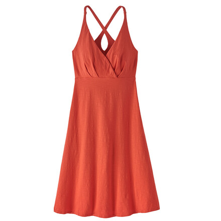 Das Patagonia Amber Dawn Dress ist ein feminines und zugleich bequemes Kleid für die warmen Tage. Das Keyhole Design am Rücken ist ein echter Hingucker!