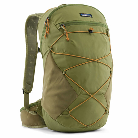 Der Terravia Pack 22L ist ein idealer Wanderrucksack für die Tagestour. Er ist bequem zu tragen und verfügt über einen zusätzlichen Regenschutz.