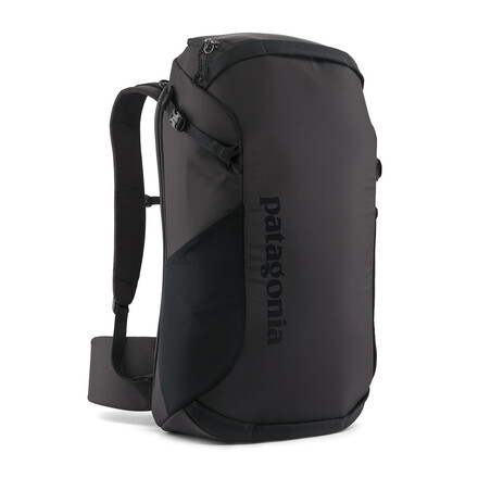 Der robuste und geräumige Cragsmith 32L Kletterrucksack von Patagonia punktet mit seiner zuverlässigen Funktionalität und seiner klaren Linie im Design.