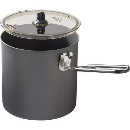 Der MSR Trail Lite Pot ist ein leichter und robuster Topf aus hardanodisiertem Aluminium. Inklusive praktischer Sieblöcher im Deckel. Einfach zu verpacken.
