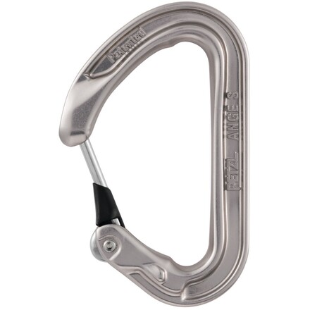 Der Petzl Ange Schnappkarabiner ist ein besonders leichter Drahtschnapper mit einem cleveren Seitenschutz, der vor Felskontakt schützt. Mit Keylock-System