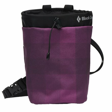Der Gym Chalk Bag wurde von Black Diamond speziell fürs Hallenklettern entwickelt. Mit integrierten nachfüllbarem Chalkball und Chalk Bag Gürtel