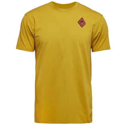 Das Black Diamond Mono Pocket SS Tee ist ein sportliches T-Shirt mit viel Bewegungsfreiheit und einem stylischen XL-Print auf dem Rücken.