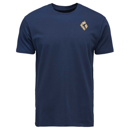Das Black Diamond Mono Pocket SS Tee ist ein sportliches T-Shirt mit viel Bewegungsfreiheit und einem stylischen XL-Print auf dem Rücken.