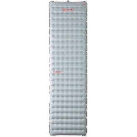 Die Nemo Tensor All-Season Ultralight Insulated Sleeping Pad Isomatte ist eine leichte, geräuscharme und gemütliche Matte, die inklusive Pumpsack kommt.
