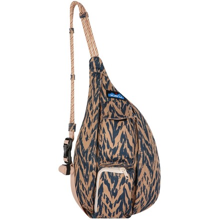 Die Mini Rope Bag Tasche von Kavu ist ein Highlight für Minimalisten und begeistert vor allem durch ihren robusten und originellen Gurt aus Kletterseil.