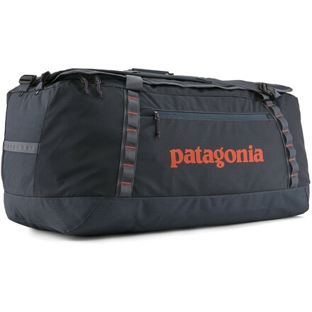 In die leicht transportierbare Patagonia Black Hole Reisetasche Duffel 100L passt alles rein, was du auf einer längeren Reise mitnehmen möchtest.