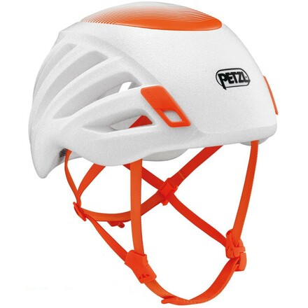 Der Petzl Sirocco ist ultraleicht, ideal für amitionierte Kletterer. Mit extra Schutz durch Top and Side Protection.