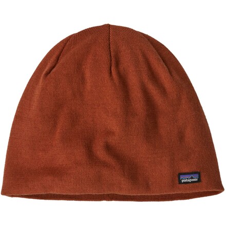 Die Beanie Hat von Patagonia ist eine schicke Strickmütze, die in jede Tasche passt und damit zum richtigen Zeitpunkt am richtigen Ort ist.