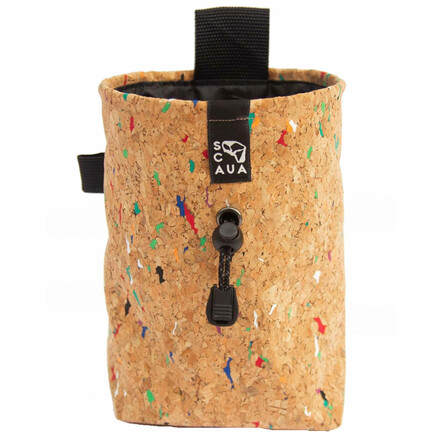 Der Scaua Cork Chalk Bag wird handgemacht aus Kork hergestellt und wird direkt mit passendem Hüftgürtel geliefert. Ein echter Hingucker mit viel Funktion!