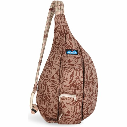 Die Rope Bag Tasche von Kavu ist mit ihrem Gurt aus Kletterseil und ihrer robusten Baumwolle die ideale Begleiterin für wolkenlose Tage.