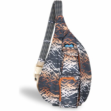 Die praktische Rope Sling von Kavu ist mit ihrem Gurt aus robustem Kletterseil nicht nur für Kletterfans ein echter Hingucker.