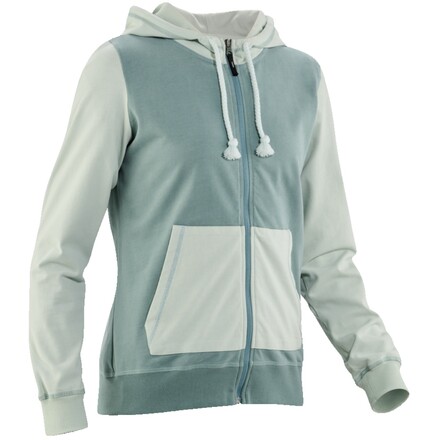  Der Edelrid Bege Zip Hoody für Frauen ist eine leichte und bequeme Kapuzenjacke, die dich an aktiven Tagen sowie im Alltag bestens begleitet