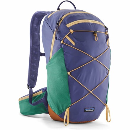 Der Terravia Pack 22L ist ein idealer Wanderrucksack für die Tagestour. Er ist bequem zu tragen und verfügt über einen zusätzlichen Regenschutz.