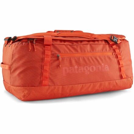 Geräumige Reisetasche mit gepolstertem Boden und abnehmbaren Schulterriemen. Besonders wasserabweisend durch ihre TPU-Beschichtung.