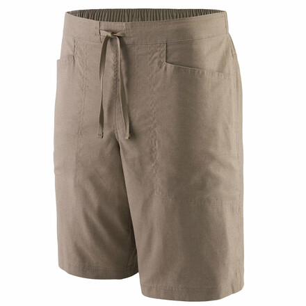 Die Hampi Rock Shorts ist eine gemütliche Bouldershorts, die ein angenehm kühles Tragegefühl mitbringt. Da kann der Sommer kommen.
