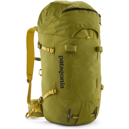 Der Patagonia Ascensionist 55L ist ein minimalistischer, leichter und geräumiger Alpinrucksack für mehrtägige Bergtouren. Auch mit Handschuhen zu bedienen.