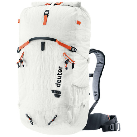 Der komfortable Deuter Expedition Ultra 60 Tourenrucksack wurde gemeinsam mit Alpinistin Tamara Lunger entwickelt und überzeugt auf allen Ebenen.
