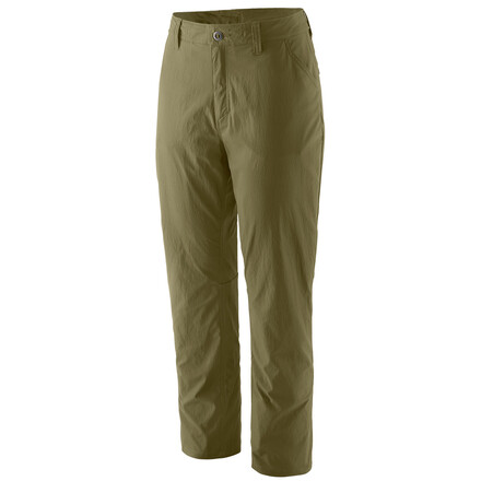 Die Patagonia Women's Quandary Pants ist eine minimalistische und sehr funktionale Trekkinghose aus recycelten Materialien. Verlässlich bei jedem Abenteuer