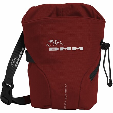 Der Trad Chalk Bag von DMM besticht durch seine Geräumigkeit und die versteifte Öffnung, sodass du einen einfacheren Zugang zum Chalk hast