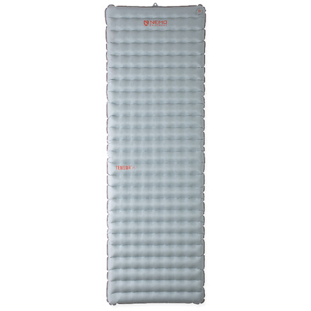 Die Nemo Equipment Tensor All-Season Ultralight Insulated Sleeping Pad Isomatte ist eine leichte und gemütliche Matte, die inklusive Pumpsack kommt.