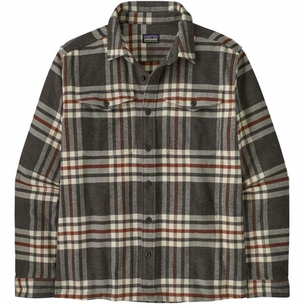 Das Fjord Flannel Hemd von Patagonia wird aus reiner Biobaumwolle hergestellt und liegt mit seinem dicht gewebten Stoff angenehm und warm auf der Haut 