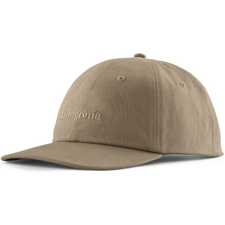 Die Patagonia Fitz Roy Icon Trad Cap ist eine klassische Basecap mit einem Kern aus recycelten Fischernetzen, die im Sommer nicht fehlen darf